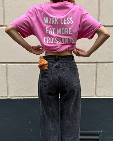 T-shirt Unisexe Work Less Eat More Croissants